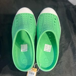 Native kids clogs size 13